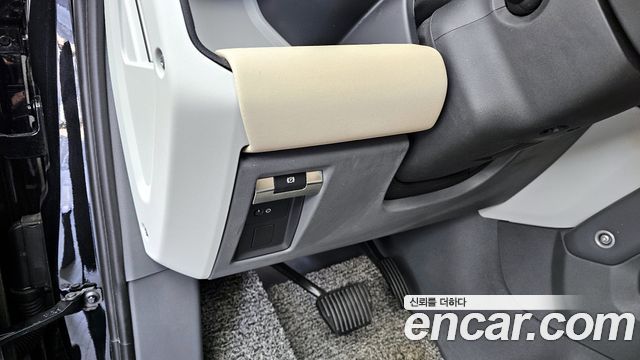 Land Rover Defender 110 P300 X-Dynamic SE