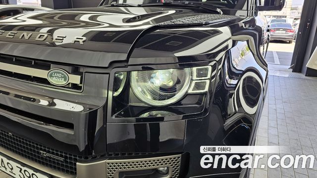 Land Rover Defender 110 P300 X-Dynamic SE