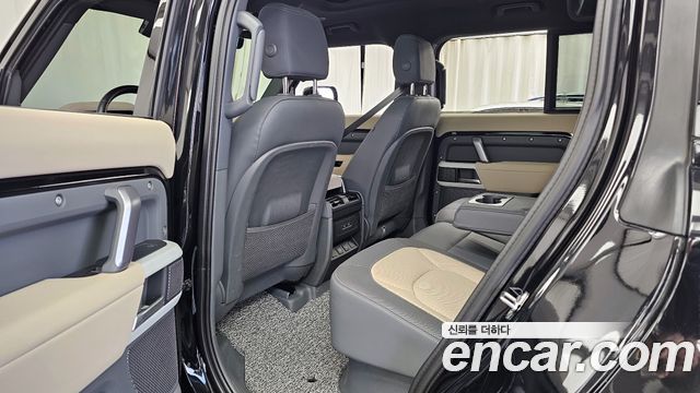 Land Rover Defender 110 P300 X-Dynamic SE