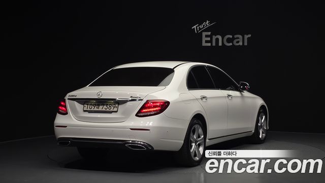 Mercedes-Benz E-Class E220d 4MATIC Avantgarde