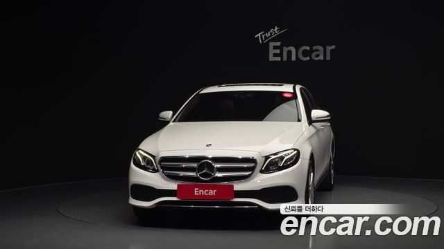 Mercedes-Benz E-Class E220d 4MATIC Avantgarde