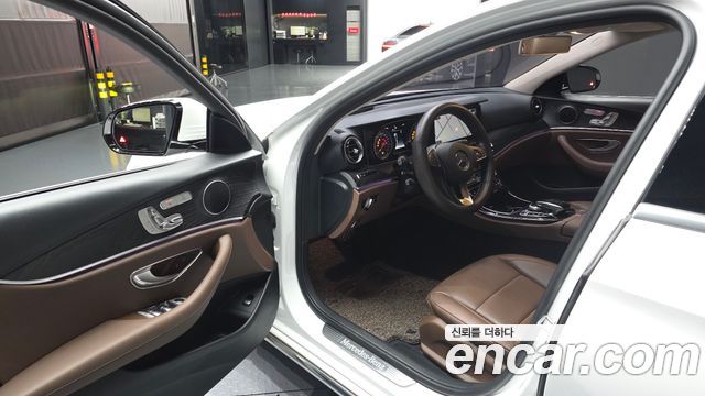 Mercedes-Benz E-Class E220d 4MATIC Avantgarde