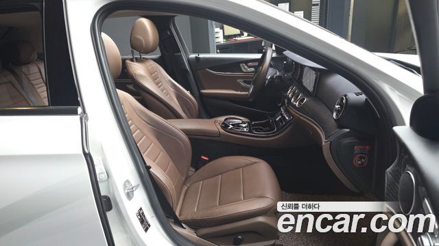 Mercedes-Benz E-Class E220d 4MATIC Avantgarde