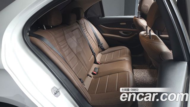 Mercedes-Benz E-Class E220d 4MATIC Avantgarde