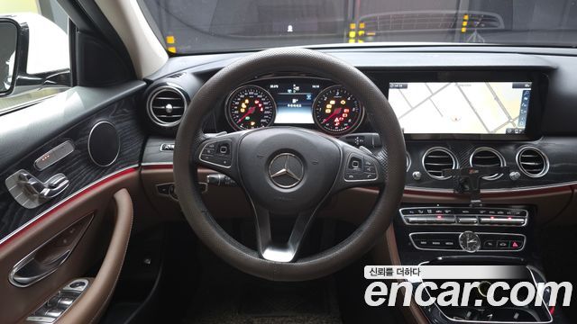 Mercedes-Benz E-Class E220d 4MATIC Avantgarde
