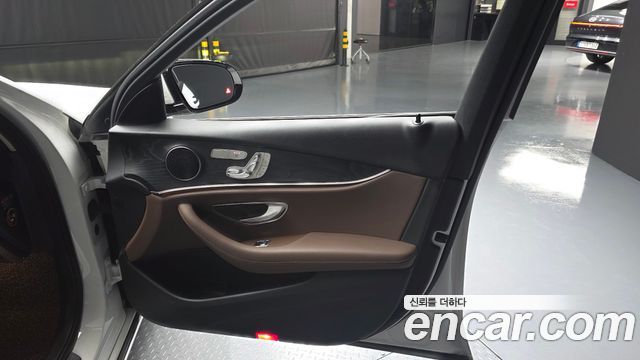 Mercedes-Benz E-Class E220d 4MATIC Avantgarde