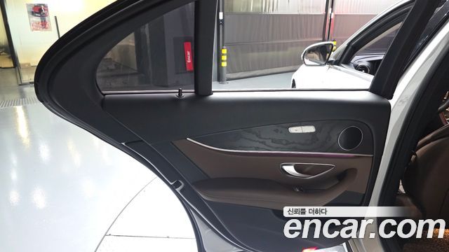 Mercedes-Benz E-Class E220d 4MATIC Avantgarde