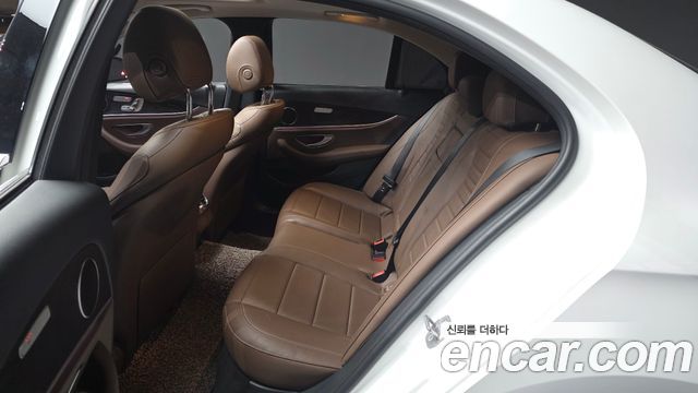 Mercedes-Benz E-Class E220d 4MATIC Avantgarde