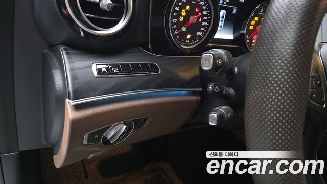Mercedes-Benz E-Class E220d 4MATIC Avantgarde
