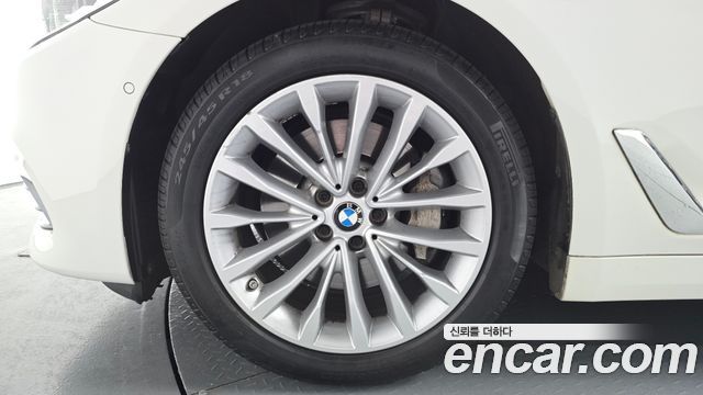 BMW 5-Series 530i Luxury Plus