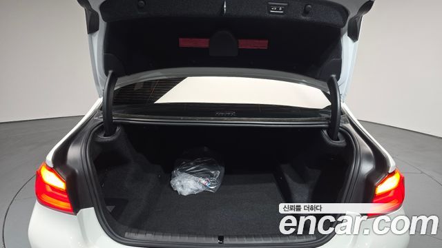 BMW 5-Series 530i Luxury Plus