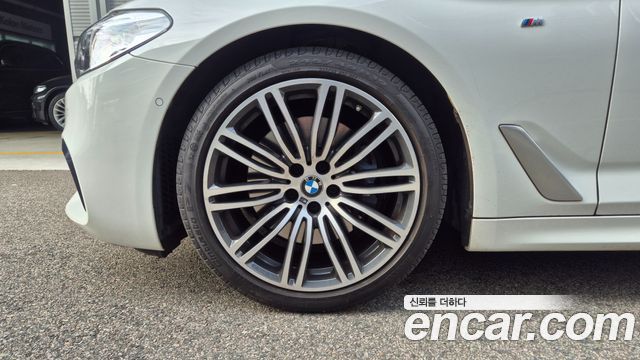 BMW 5-Series 530i M Sport Package Plus