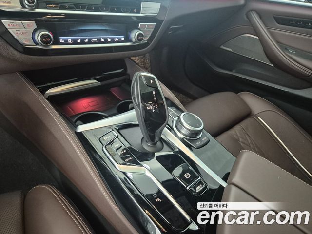 BMW 5-Series 530i M Sport Package Plus