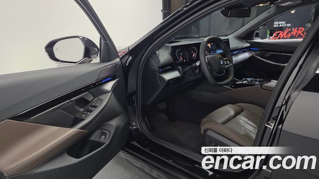 BMW 5-Series 520i