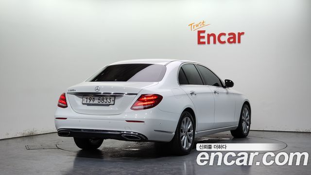 Mercedes-Benz E-Class E220d Exclusive