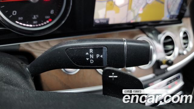 Mercedes-Benz E-Class E220d Exclusive