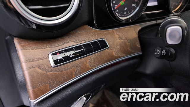 Mercedes-Benz E-Class E220d Exclusive