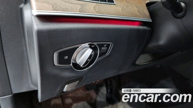 Mercedes-Benz E-Class E220d Exclusive