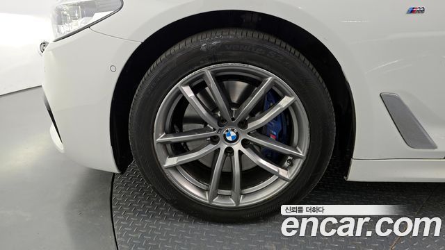 BMW 5-Series 530i xDrive M Sport Package Plus