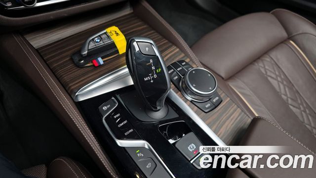 BMW 5-Series 530i xDrive M Sport Package Plus