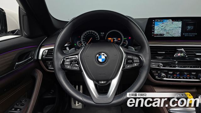BMW 5-Series 530i xDrive M Sport Package Plus