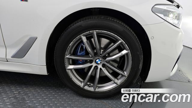 BMW 5-Series 530i xDrive M Sport Package Plus