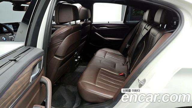BMW 5-Series 530i xDrive M Sport Package Plus