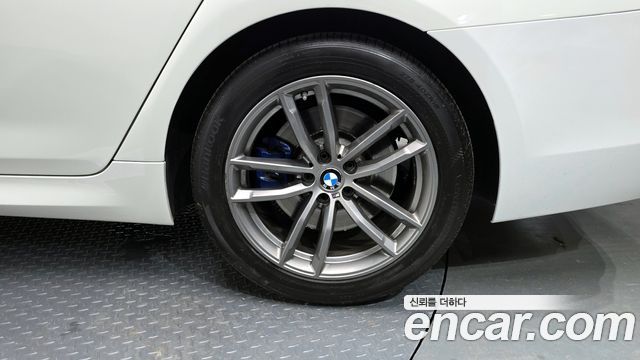 BMW 5-Series 530i xDrive M Sport Package Plus