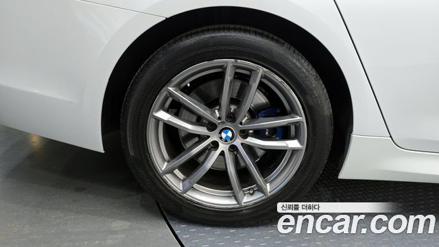 BMW 5-Series 530i xDrive M Sport Package Plus