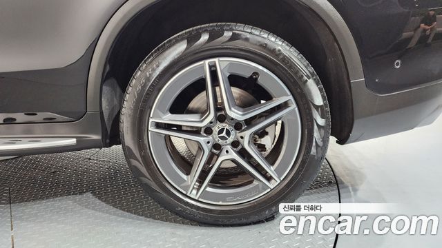 Mercedes-Benz GLC-Class GLC300e 4MATIC Coupe