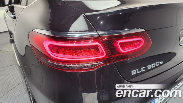 Mercedes-Benz GLC-Class GLC300e 4MATIC Coupe