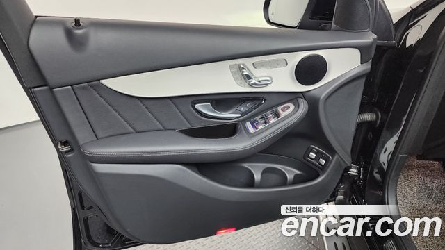 Mercedes-Benz GLC-Class GLC300e 4MATIC Coupe