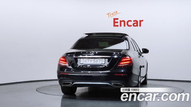Mercedes-Benz E-Class E300 4MATIC AMG Line