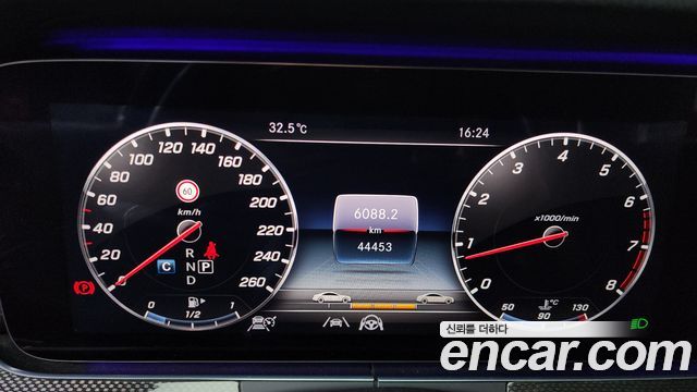 Mercedes-Benz E-Class E300 4MATIC AMG Line