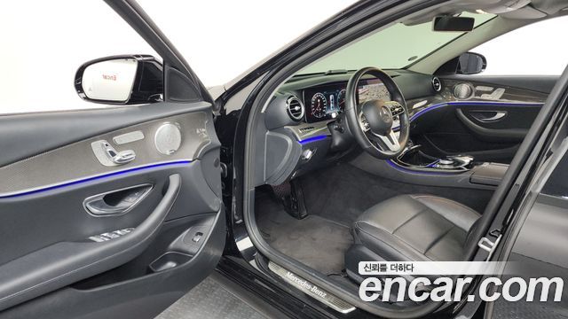 Mercedes-Benz E-Class E300 4MATIC AMG Line