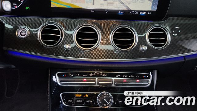 Mercedes-Benz E-Class E300 4MATIC AMG Line