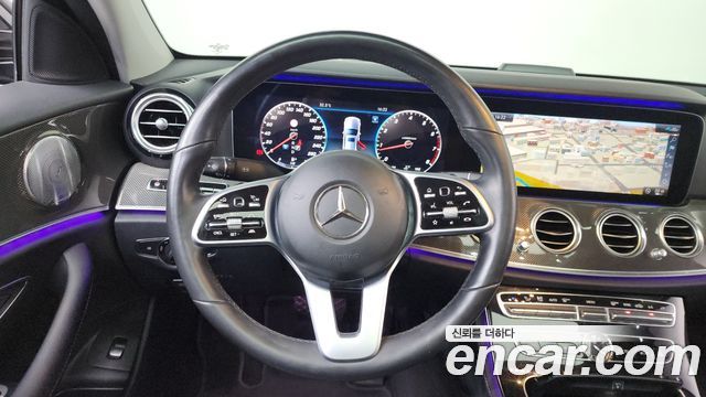 Mercedes-Benz E-Class E300 4MATIC AMG Line