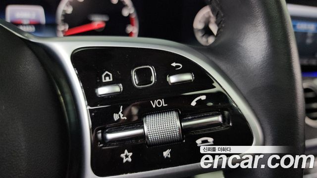 Mercedes-Benz E-Class E300 4MATIC AMG Line