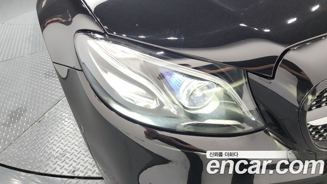 Mercedes-Benz E-Class E300 4MATIC AMG Line