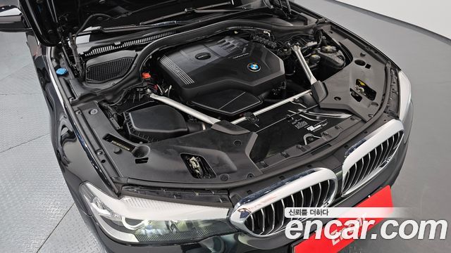 BMW 5-Series 520i Luxury
