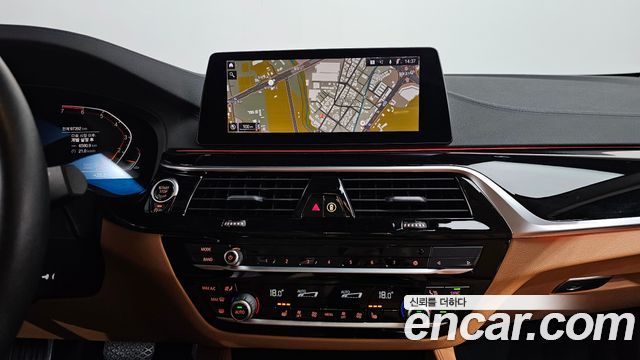 BMW 5-Series 520i Luxury