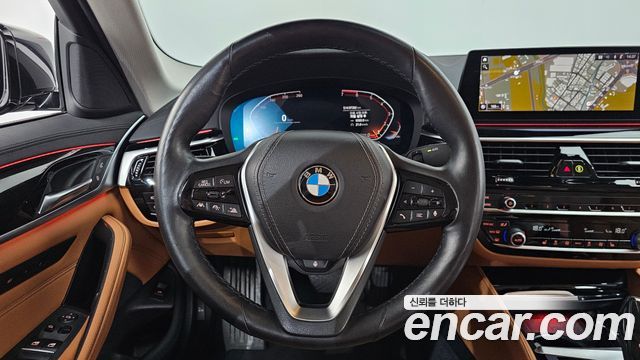 BMW 5-Series 520i Luxury