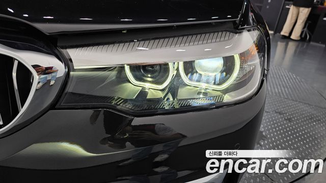 BMW 5-Series 520i Luxury