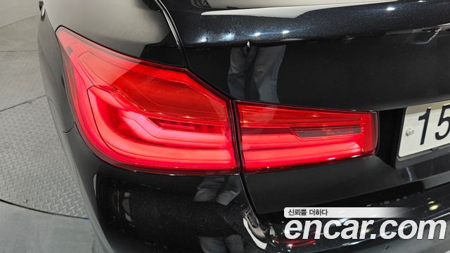 BMW 5-Series 520i Luxury