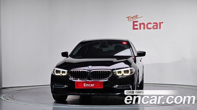 BMW 5-Series 520i Luxury