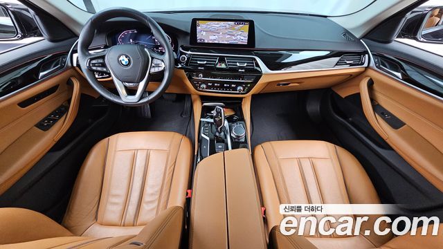 BMW 5-Series 520i Luxury