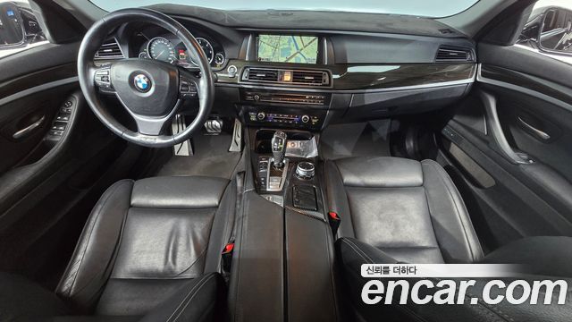 BMW 5-Series 520d xDrive Luxury Plus