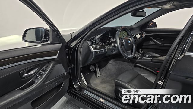 BMW 5-Series 520d xDrive Luxury Plus