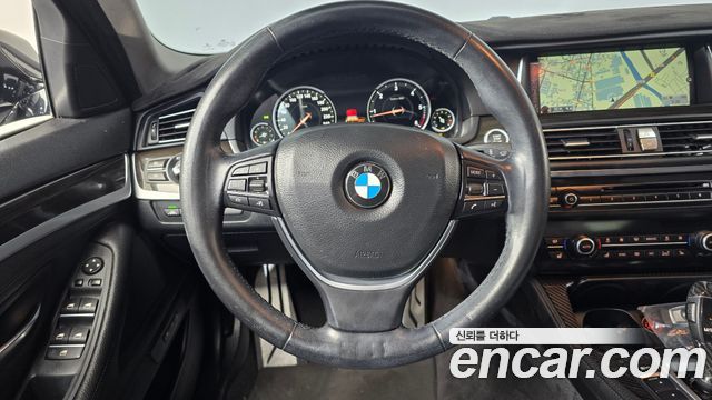 BMW 5-Series 520d xDrive Luxury Plus