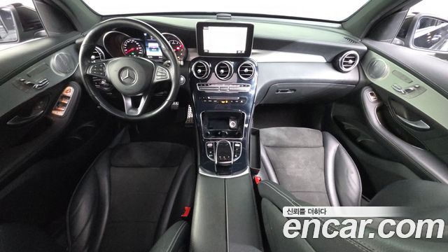 Mercedes-Benz GLC-Class GLC300 4MATIC AMG Line Coupe
